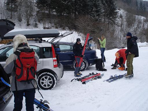 01 Abmarsch beim Auto